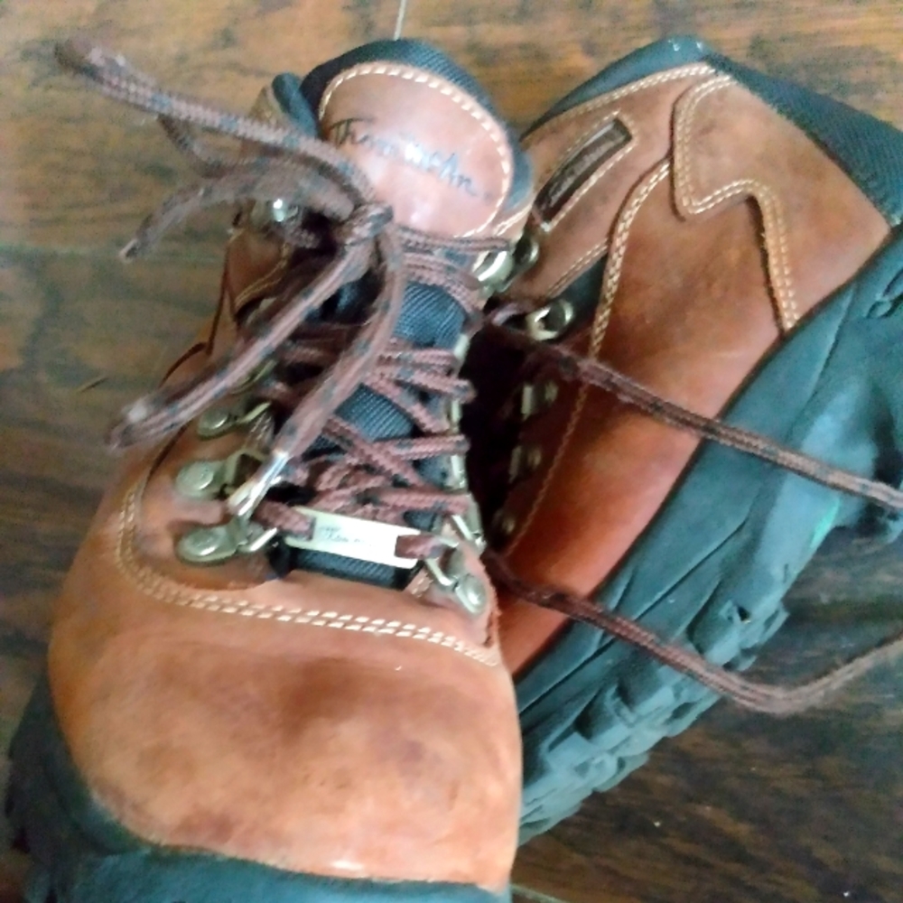 Thom McAn size 2.5 leather upper hiking style kids' boots